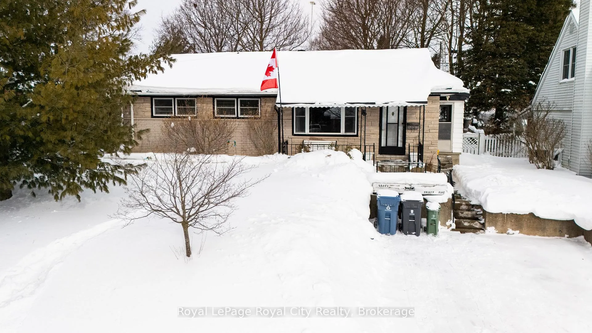 Photo 34 of 35 Dumbarton Street, Guelph, Riverside Park — HOMEH