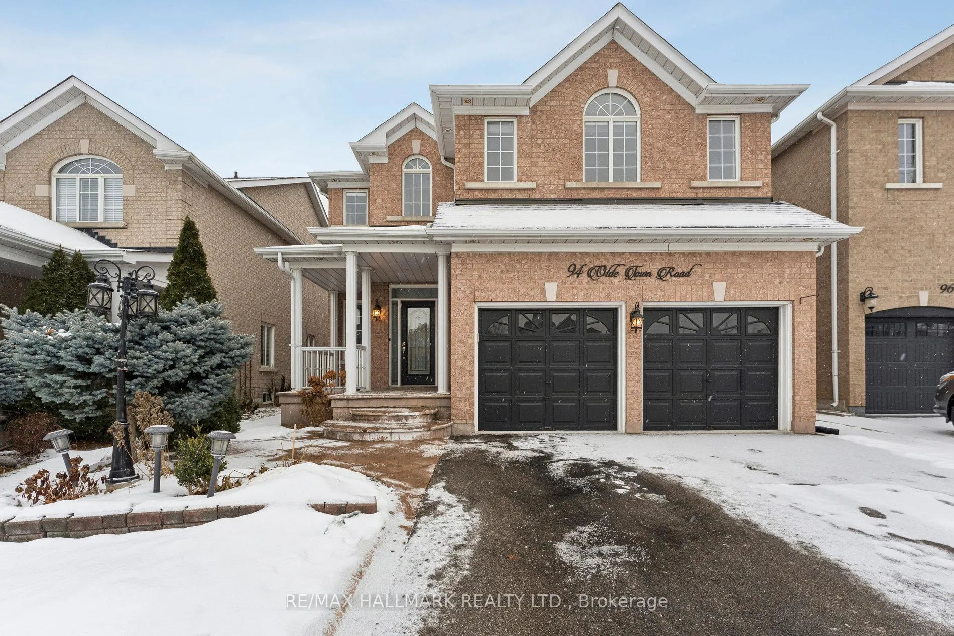 Photo 2 of 94 Olde Town Road, Brampton, Fletcher's Creek Village — HOMEH