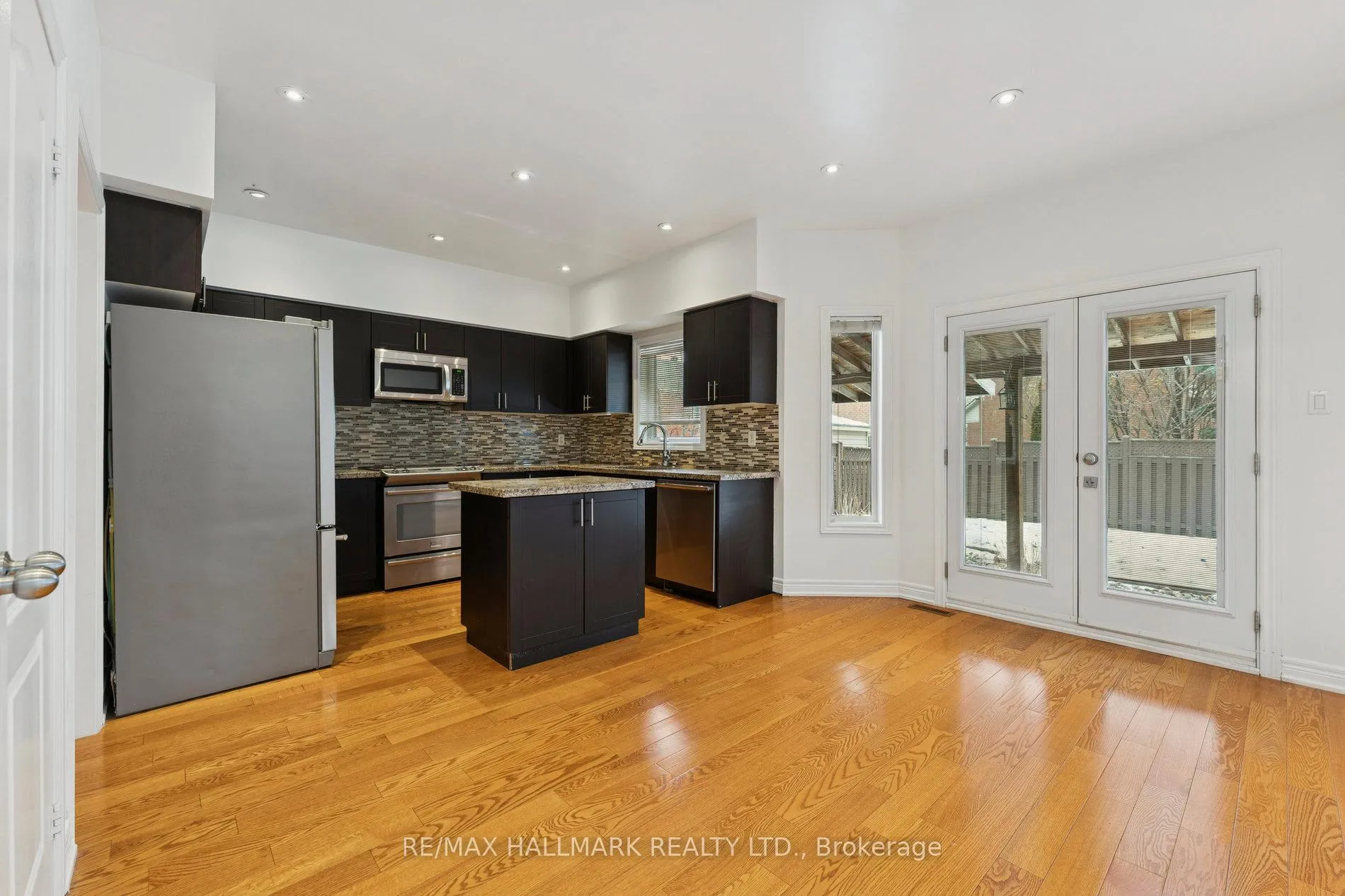 Photo 11 of 94 Olde Town Road, Brampton, Fletcher's Creek Village — HOMEH