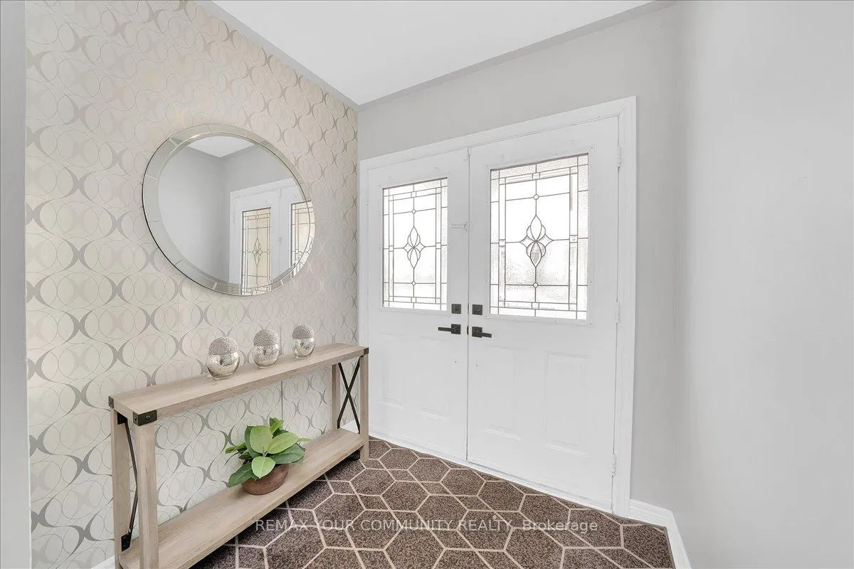 Photo 5 of 23 Coolspring Crescent, Caledon, Bolton East — HOMEH