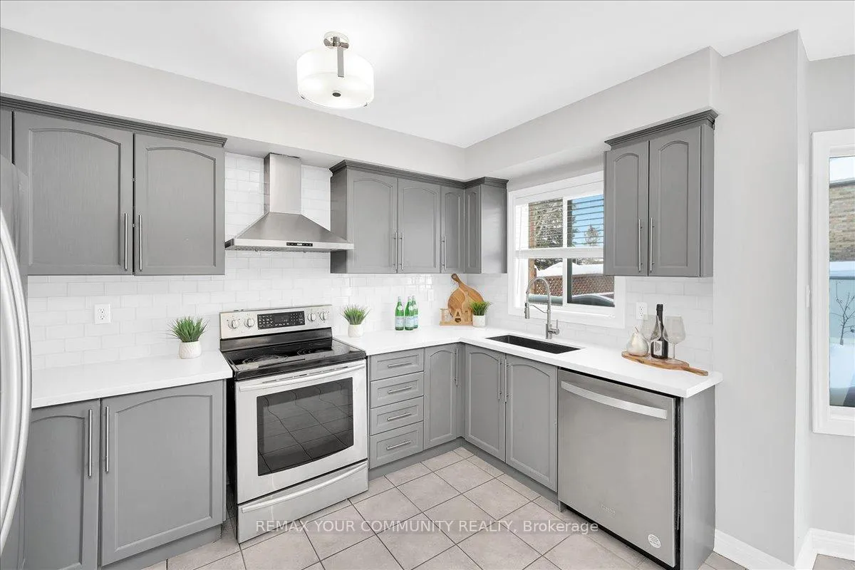 Photo 16 of 23 Coolspring Crescent, Caledon, Bolton East — HOMEH