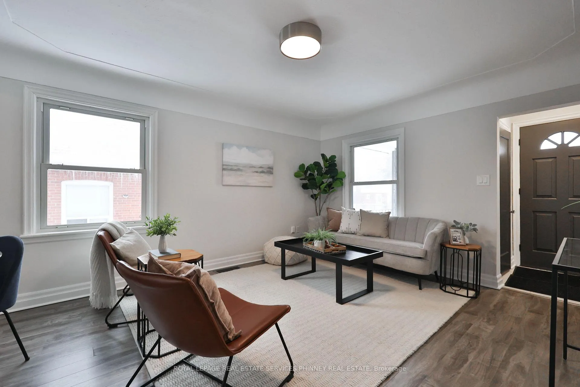 Photo 4 of 256 Walter Avenue S, Hamilton, Glenview — HOMEH