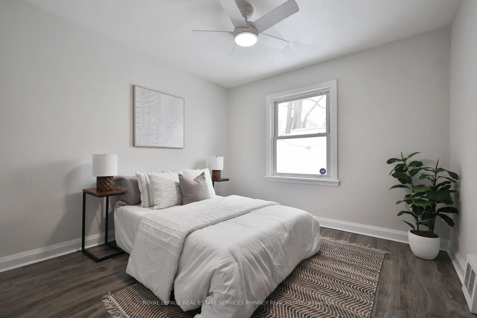 Photo 8 of 256 Walter Avenue S, Hamilton, Glenview — HOMEH
