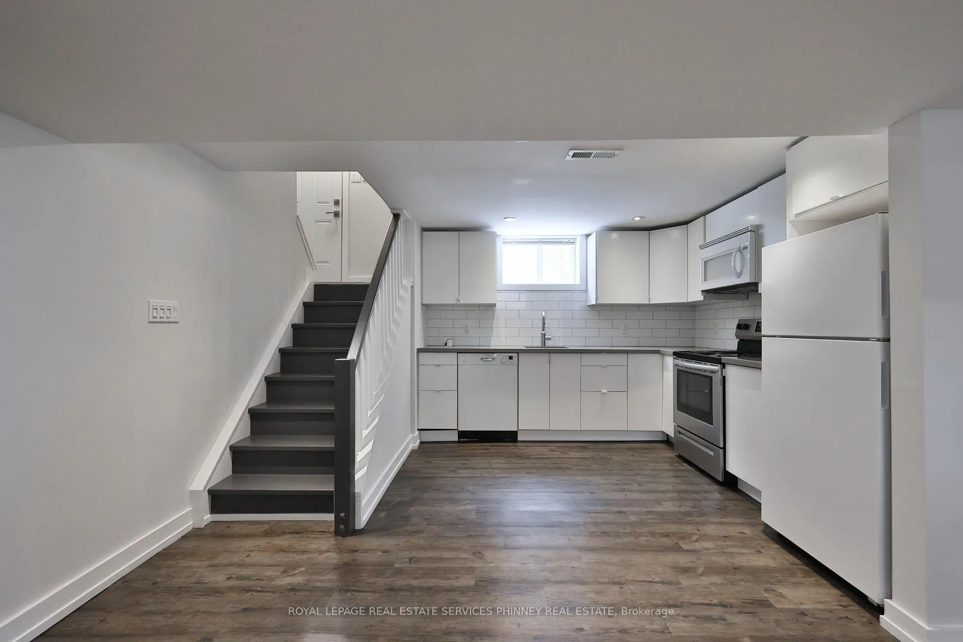 Photo 18 of 256 Walter Avenue S, Hamilton, Glenview — HOMEH