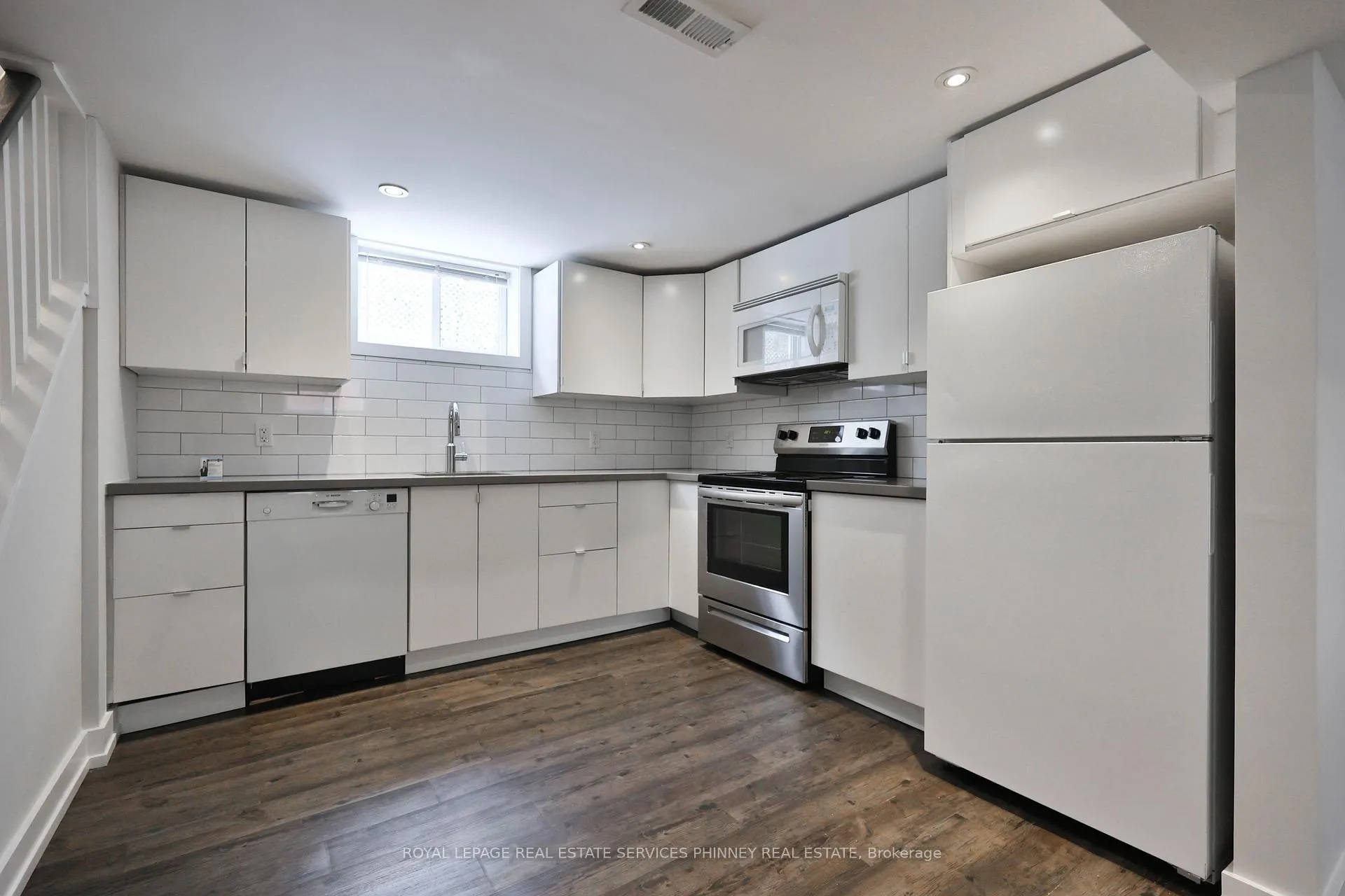 Photo 20 of 256 Walter Avenue S, Hamilton, Glenview — HOMEH