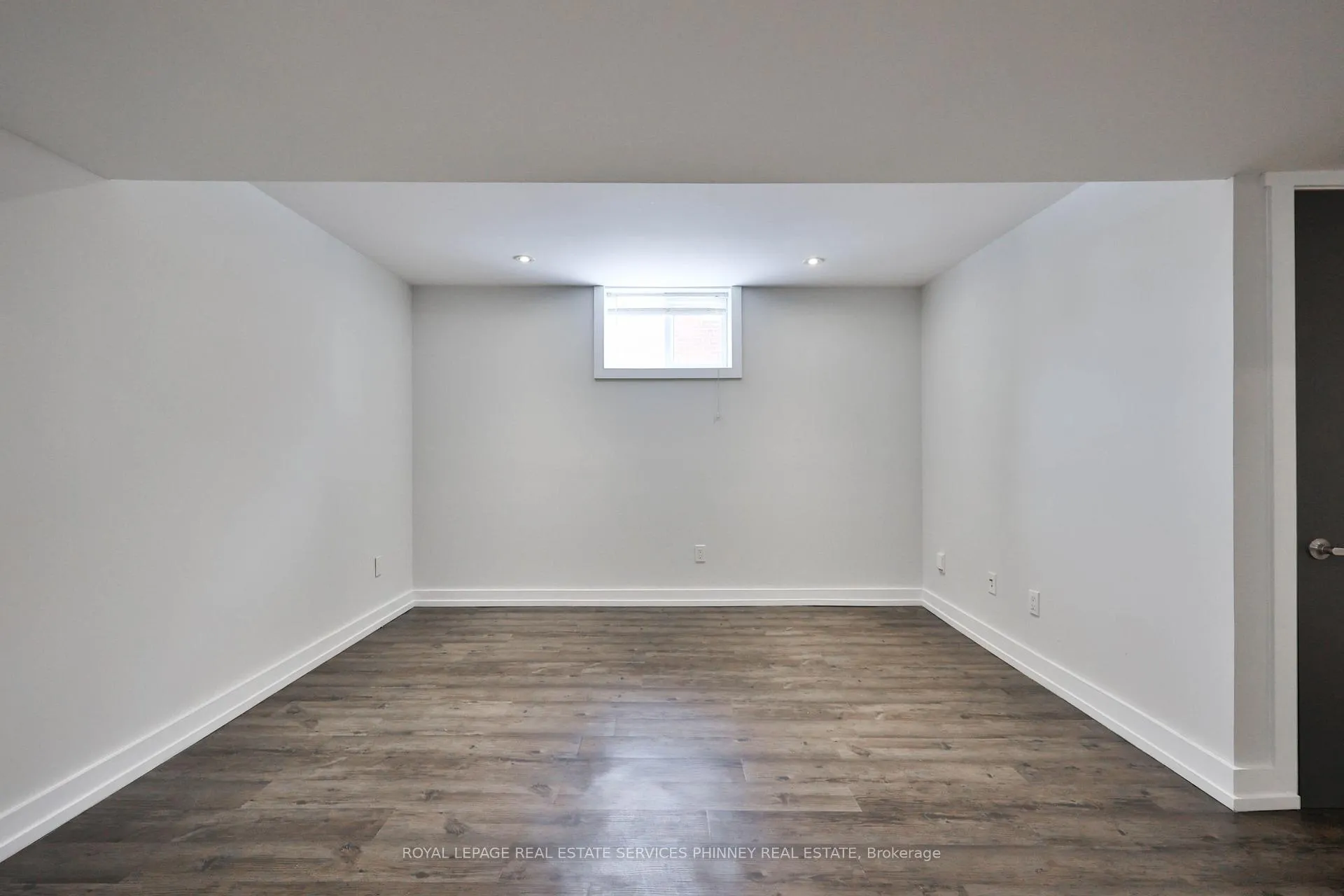 Photo 22 of 256 Walter Avenue S, Hamilton, Glenview — HOMEH