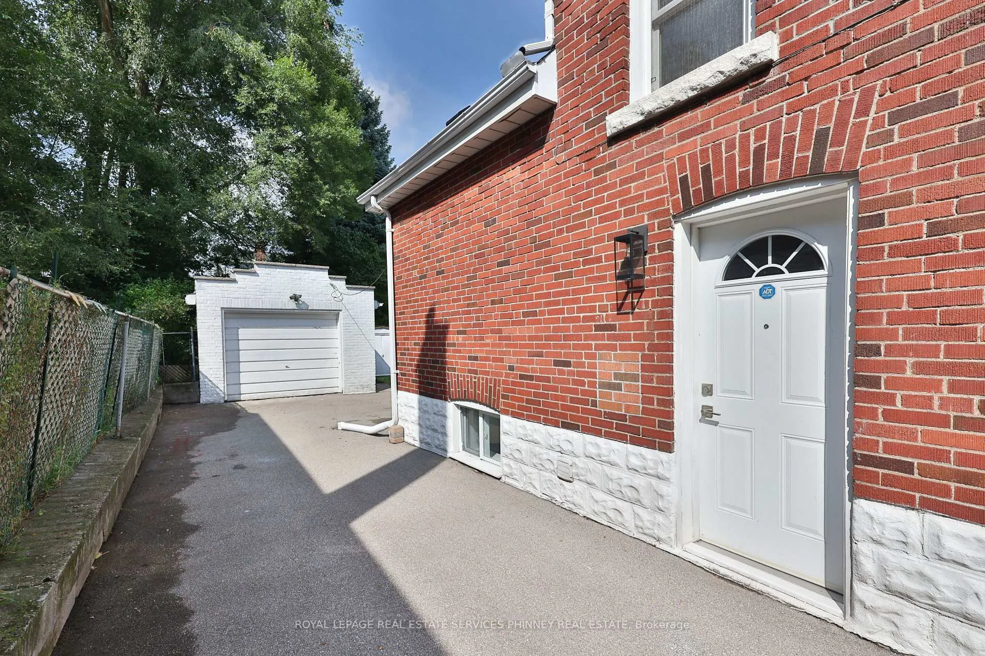 Photo 26 of 256 Walter Avenue S, Hamilton, Glenview — HOMEH