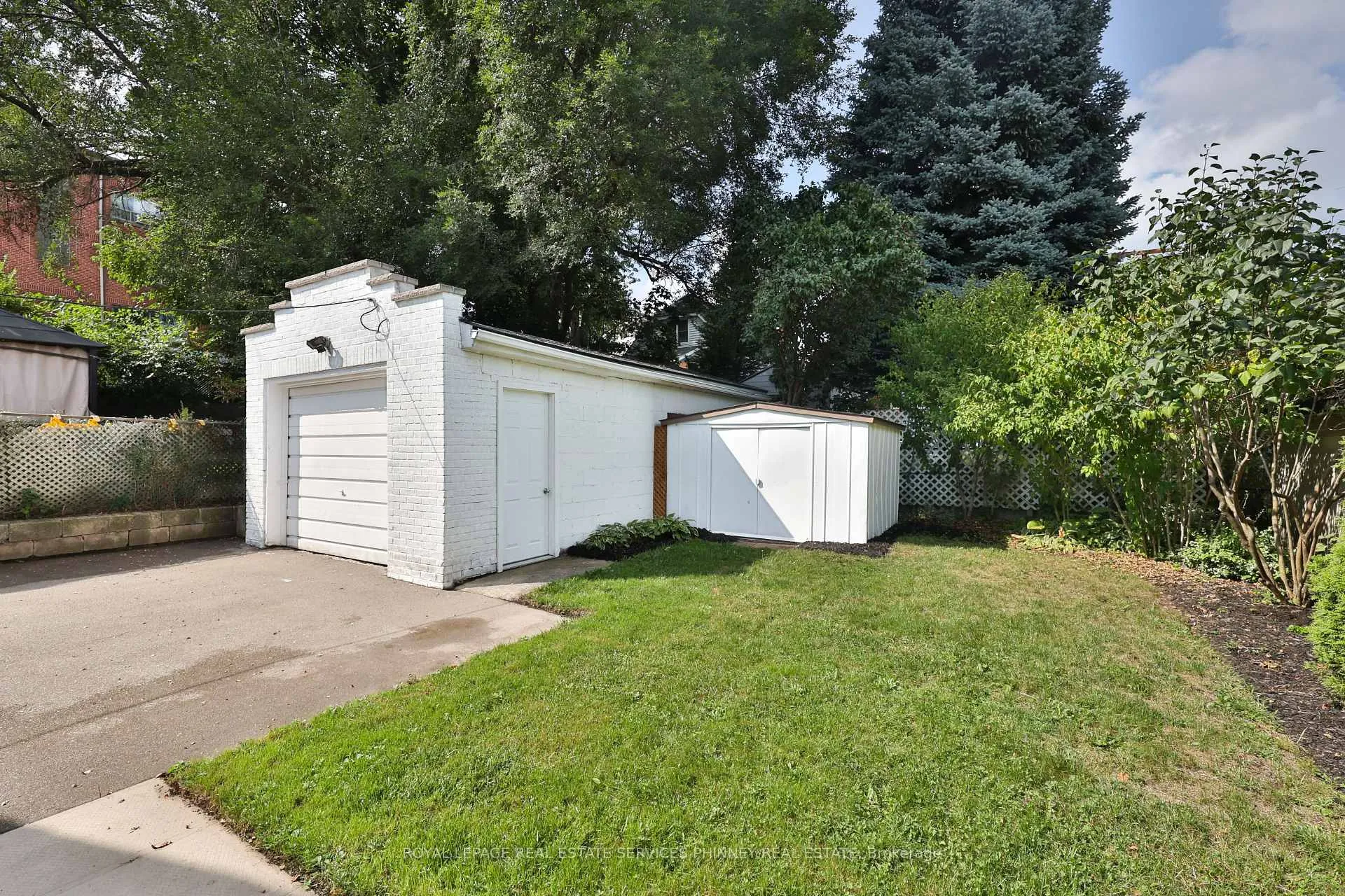 Photo 27 of 256 Walter Avenue S, Hamilton, Glenview — HOMEH