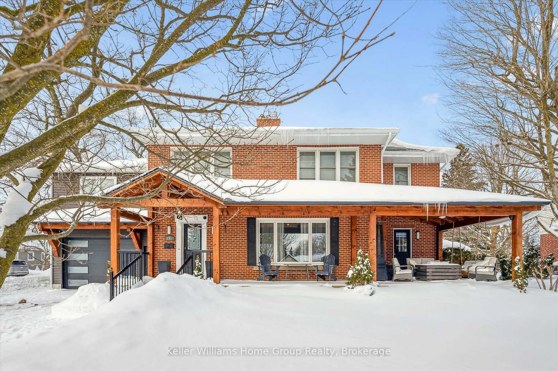 Front of 195 Forfar Street W