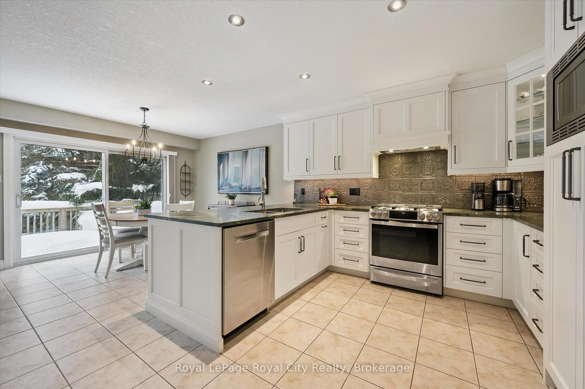 Photo 13 of 92 Marsh Crescent, Guelph, Pineridge/Westminster Woods — HOMEH