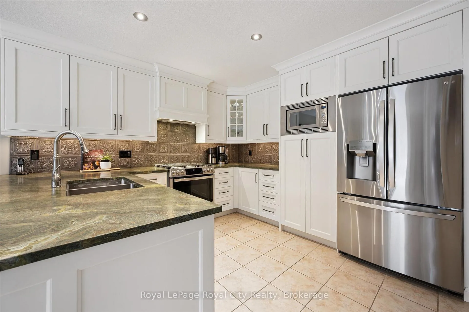 Photo 14 of 92 Marsh Crescent, Guelph, Pineridge/Westminster Woods — HOMEH