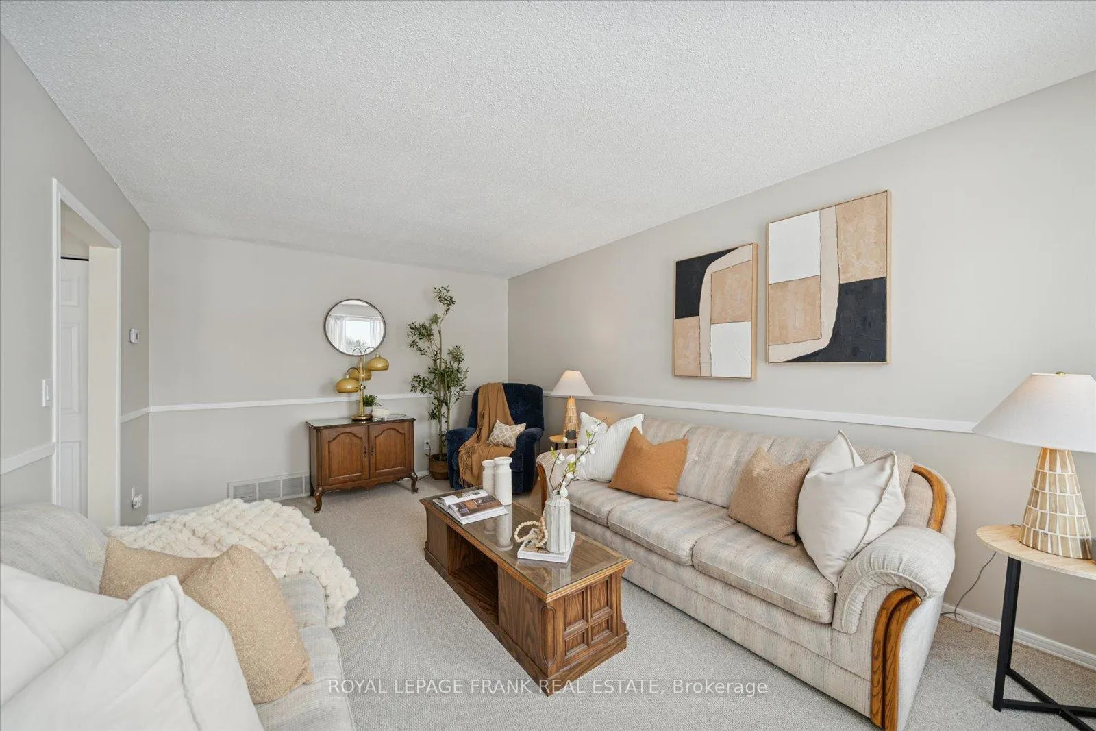 Photo 7 of 581 Grandview Street S, Oshawa, Donevan — HOMEH