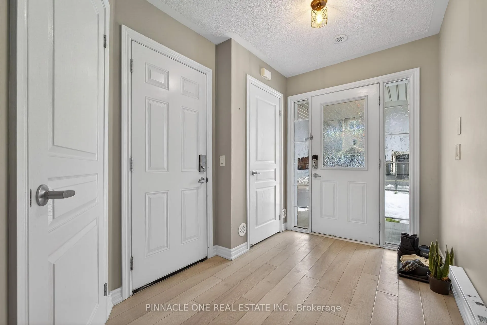 Photo 5 of 14 Nearco Crescent, Oshawa, Windfields — HOMEH