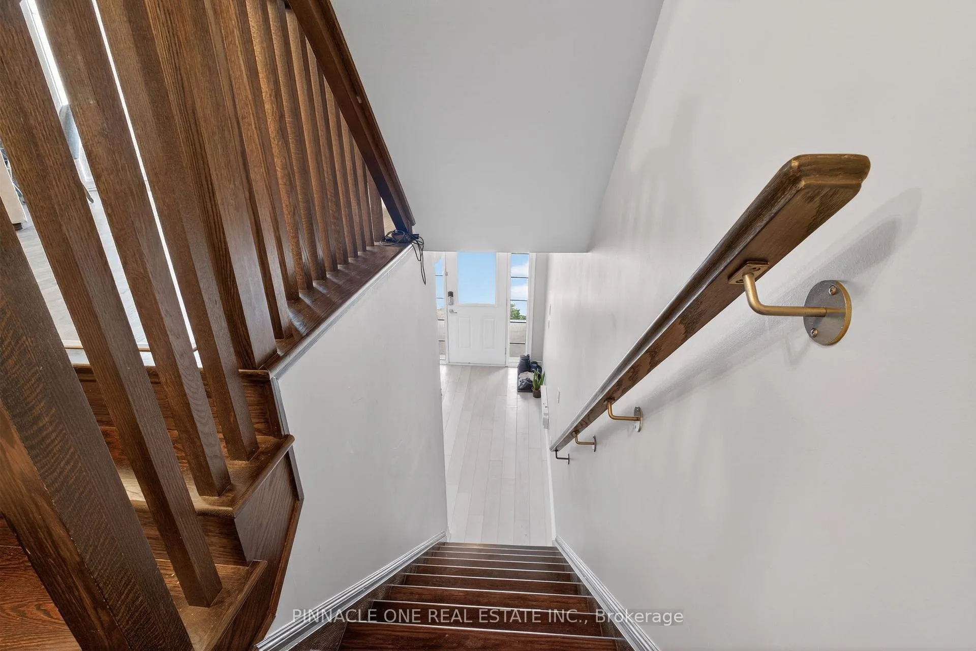 Photo 6 of 14 Nearco Crescent, Oshawa, Windfields — HOMEH