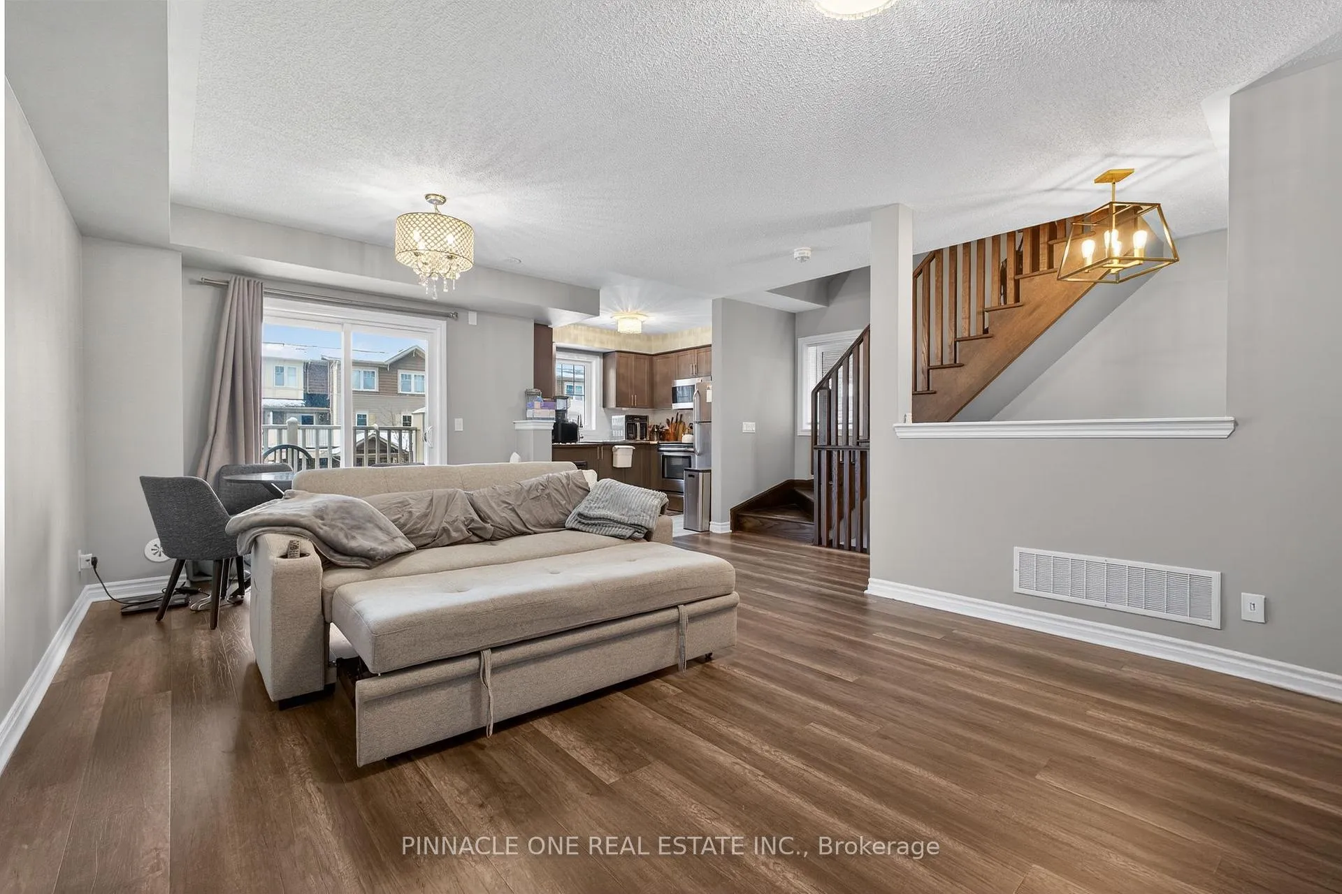 Photo 8 of 14 Nearco Crescent, Oshawa, Windfields — HOMEH