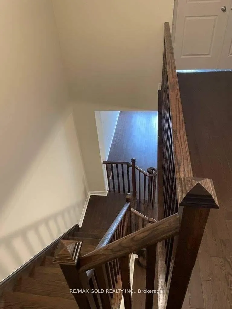 Photo 7 of 53 Finegan Circle, Brampton, Northwest Brampton — HOMEH