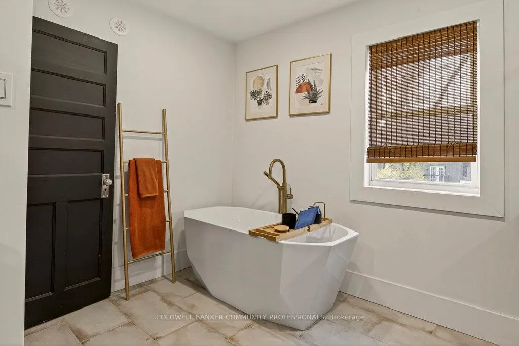 Photo 37 of 104 Garfield Avenue S, Hamilton, Stipley — HOMEH