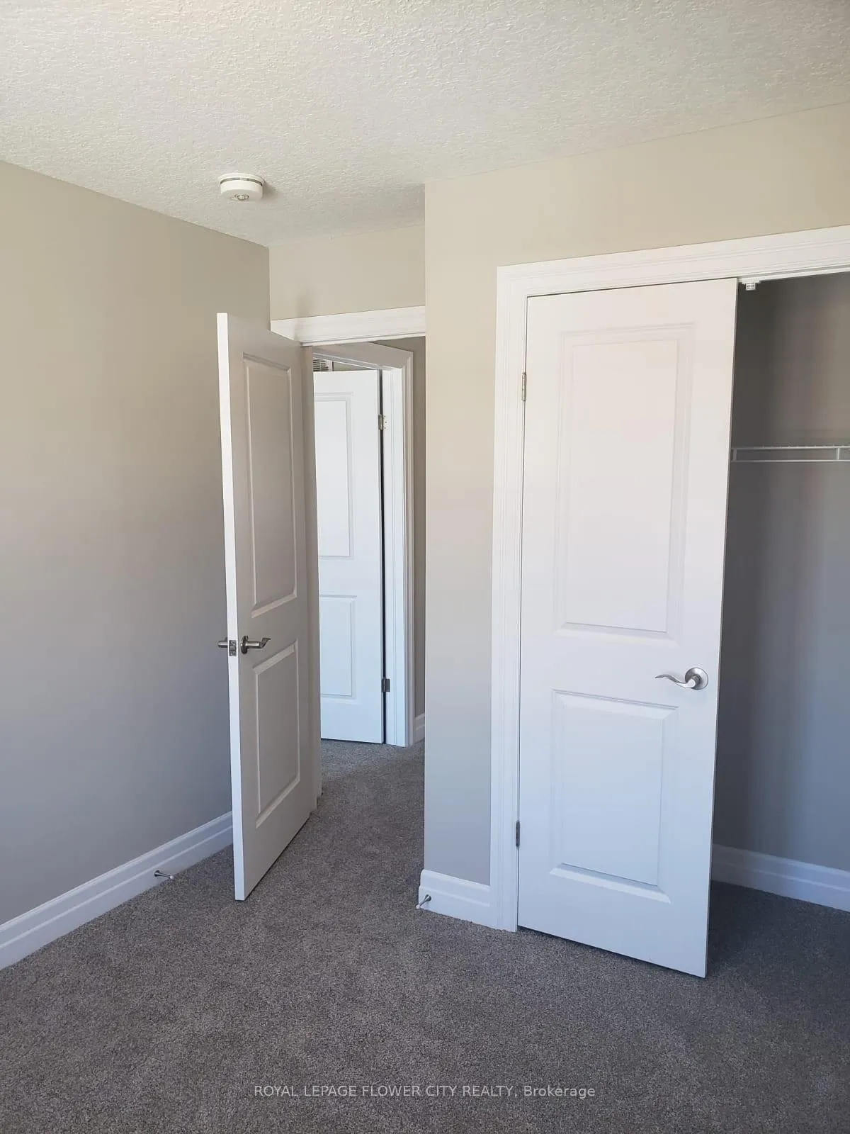 Photo 2 of 159 Forest Creek Drive, Kitchener — HOMEH