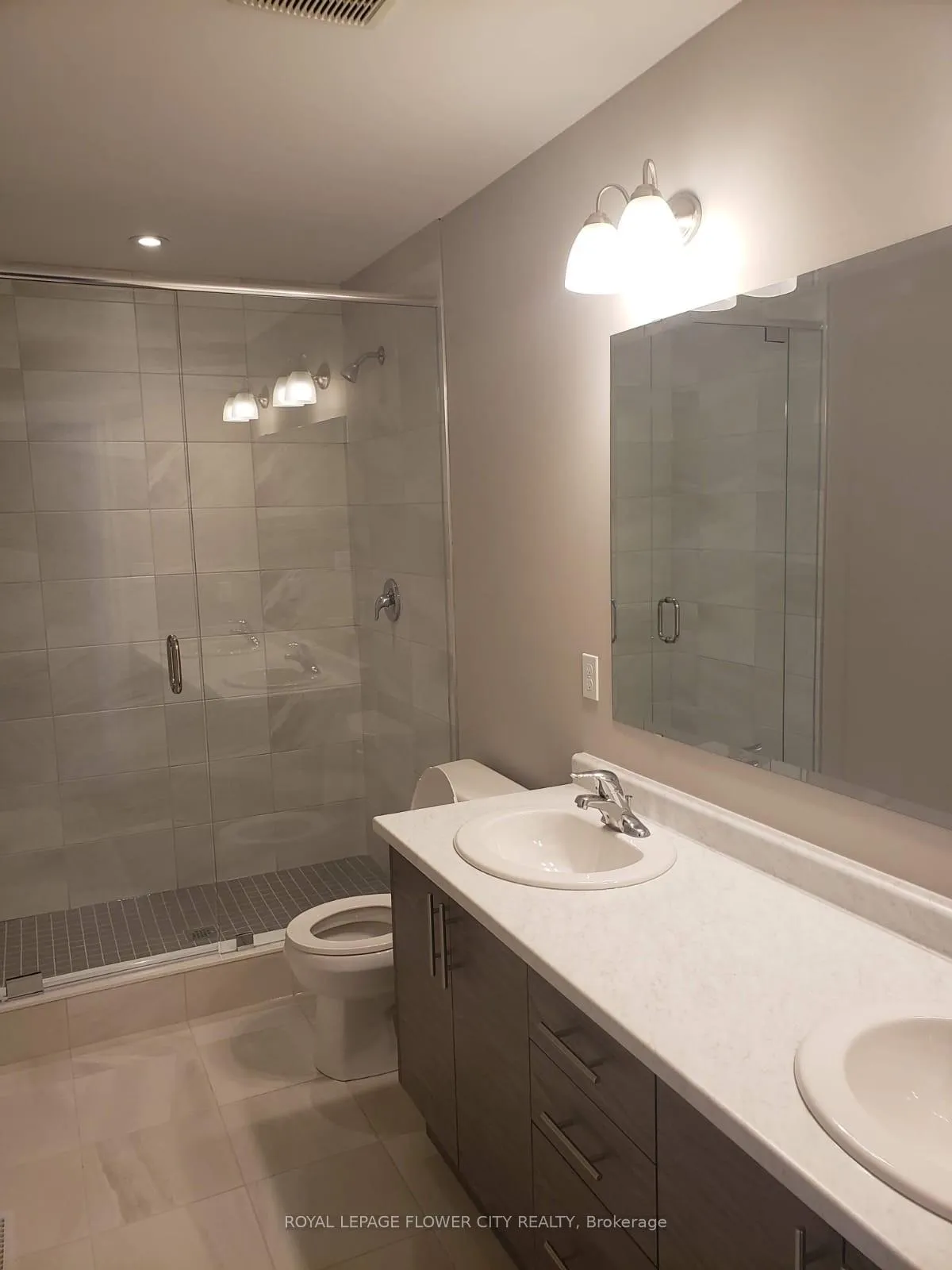 Photo 12 of 159 Forest Creek Drive, Kitchener — HOMEH