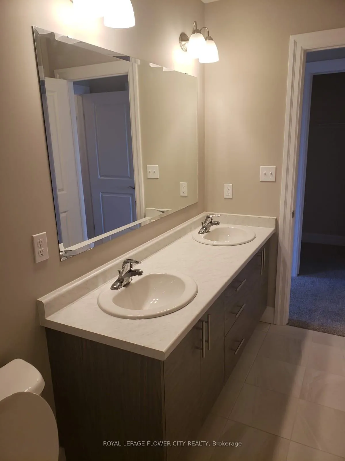 Photo 17 of 159 Forest Creek Drive, Kitchener — HOMEH