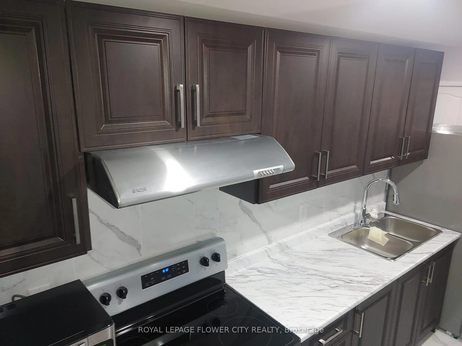 Photo 32 of 159 Forest Creek Drive, Kitchener — HOMEH