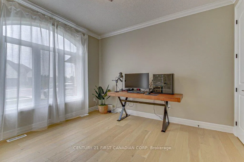 Photo 3 of 6 Aspen Circle, Thames Centre, Rural Thames Centre — HOMEH