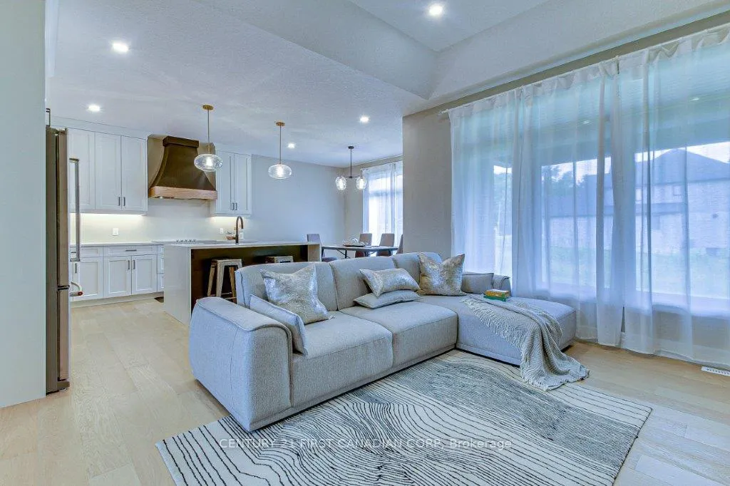 Photo 16 of 6 Aspen Circle, Thames Centre, Rural Thames Centre — HOMEH