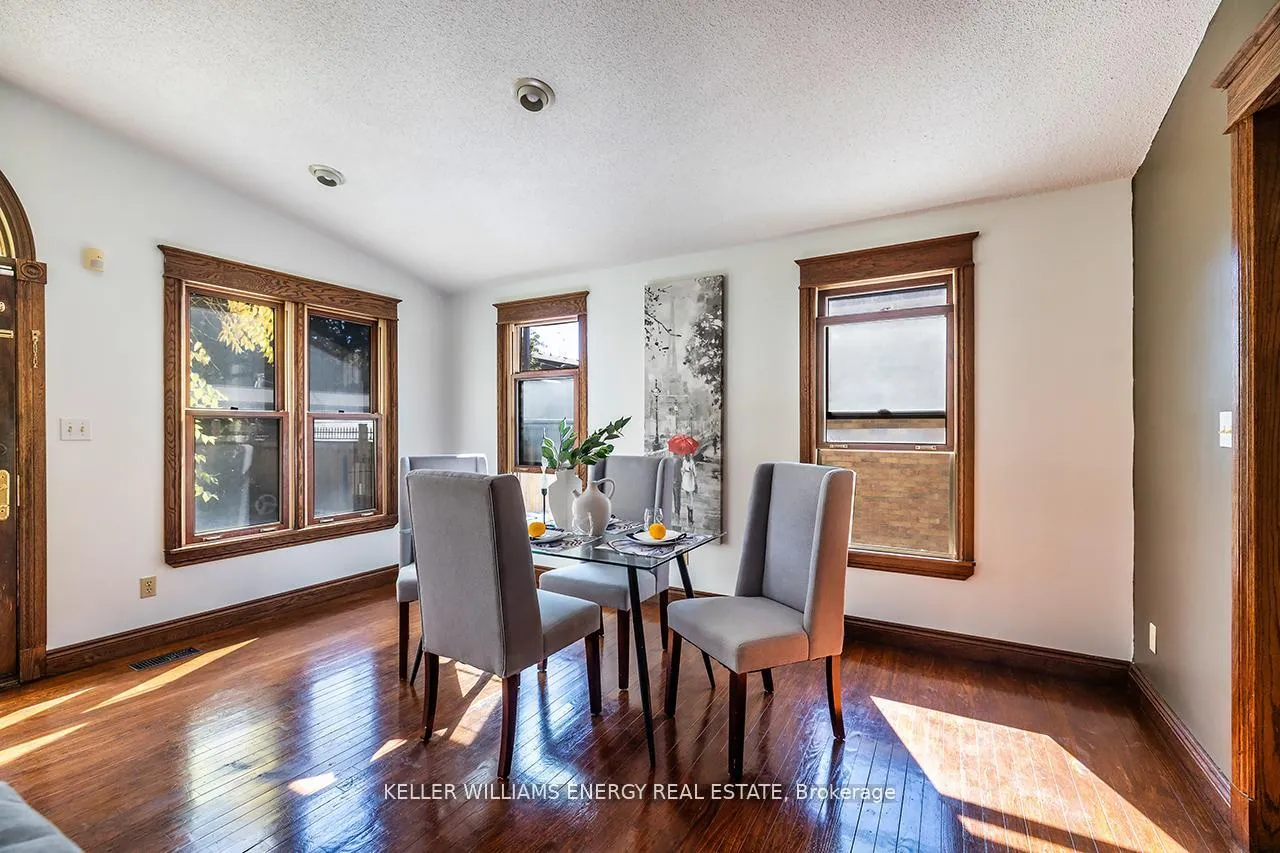 Photo 18 of 23 Connaught Street, Oshawa, O'Neill — HOMEH