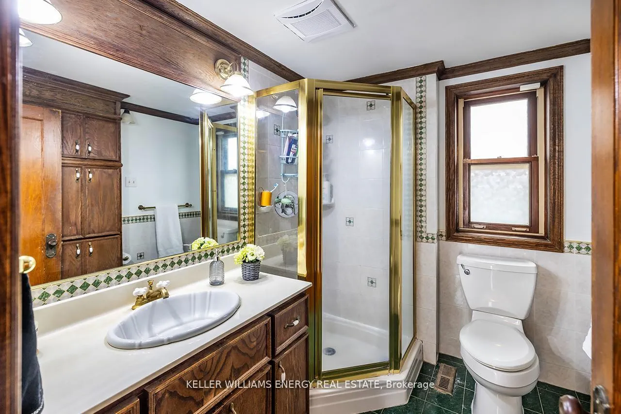 Photo 32 of 23 Connaught Street, Oshawa, O'Neill — HOMEH