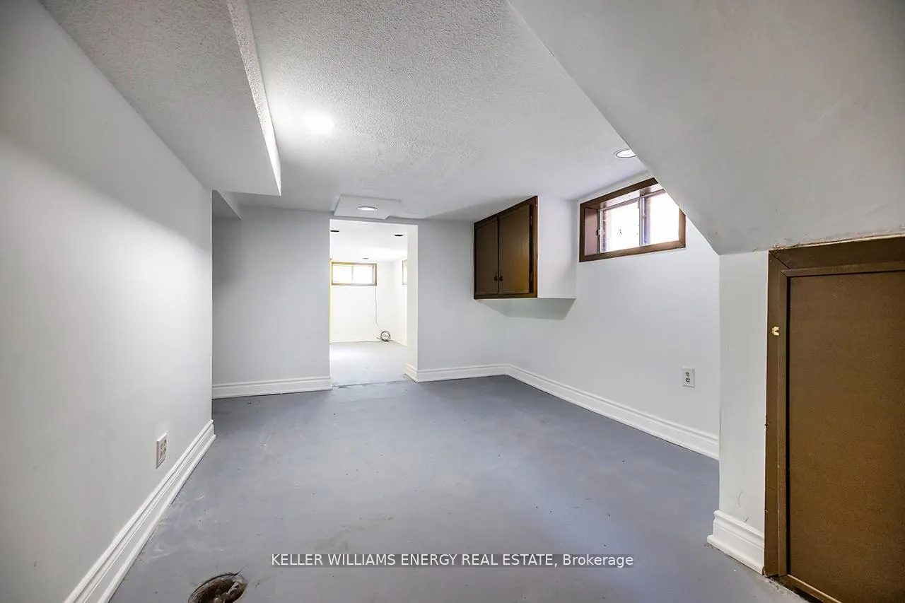 Photo 43 of 23 Connaught Street, Oshawa, O'Neill — HOMEH