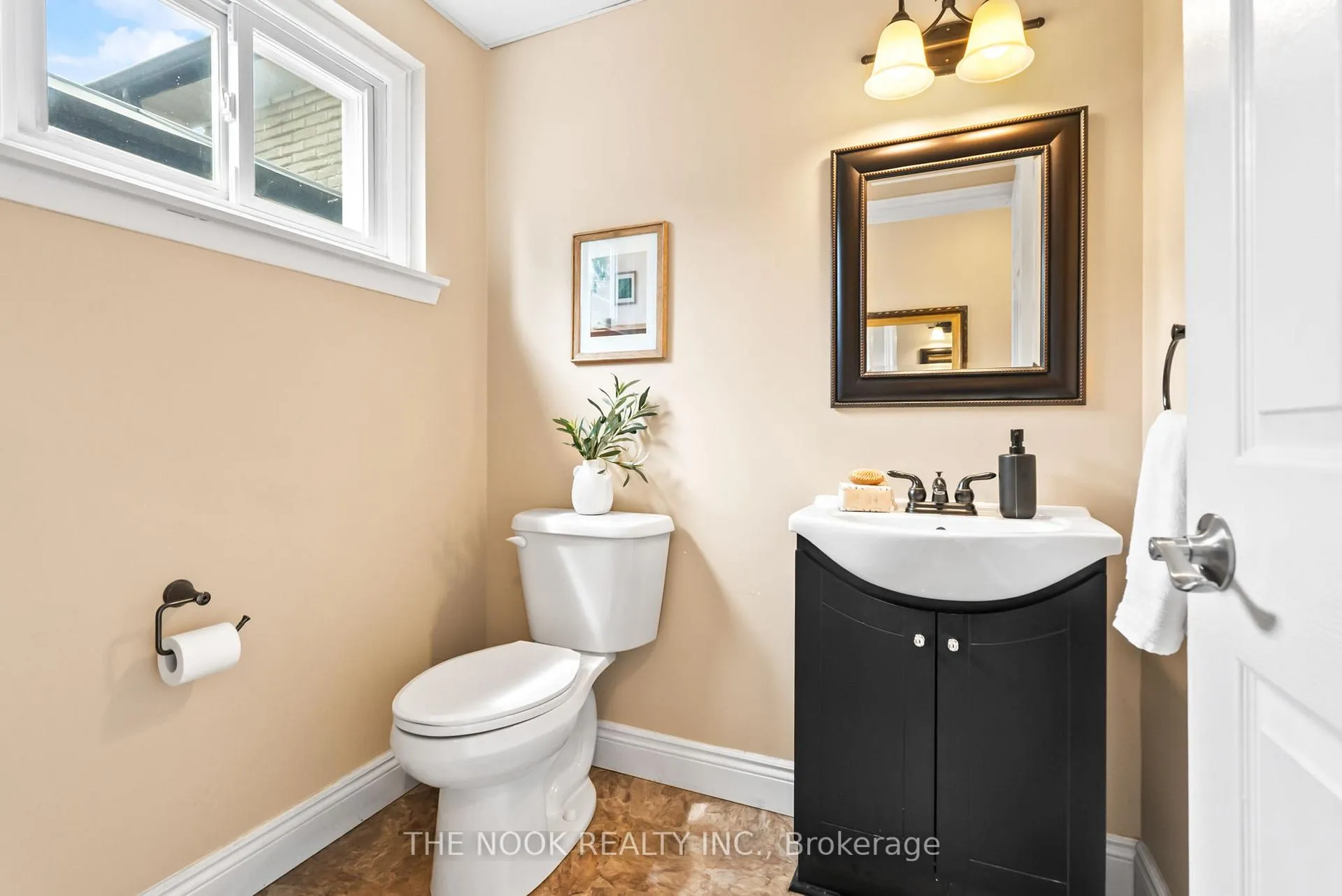 Photo 18 of 287 Viewmount Street, Oshawa, Donevan — HOMEH