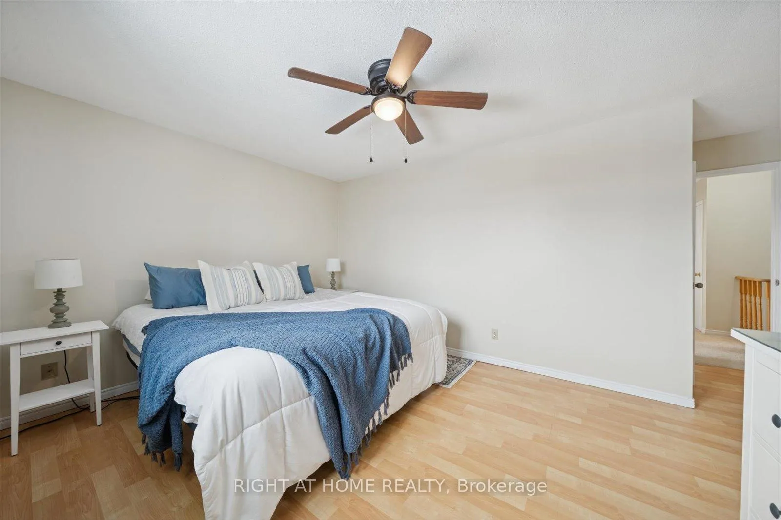 Photo 20 of 48 Cherry Blossom Crescent, Clarington, Courtice — HOMEH