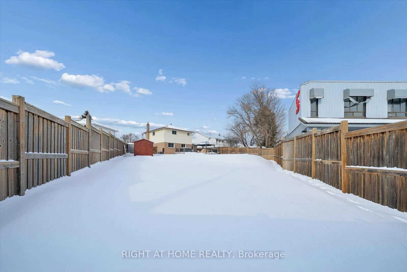 Photo 40 of 48 Cherry Blossom Crescent, Clarington, Courtice — HOMEH