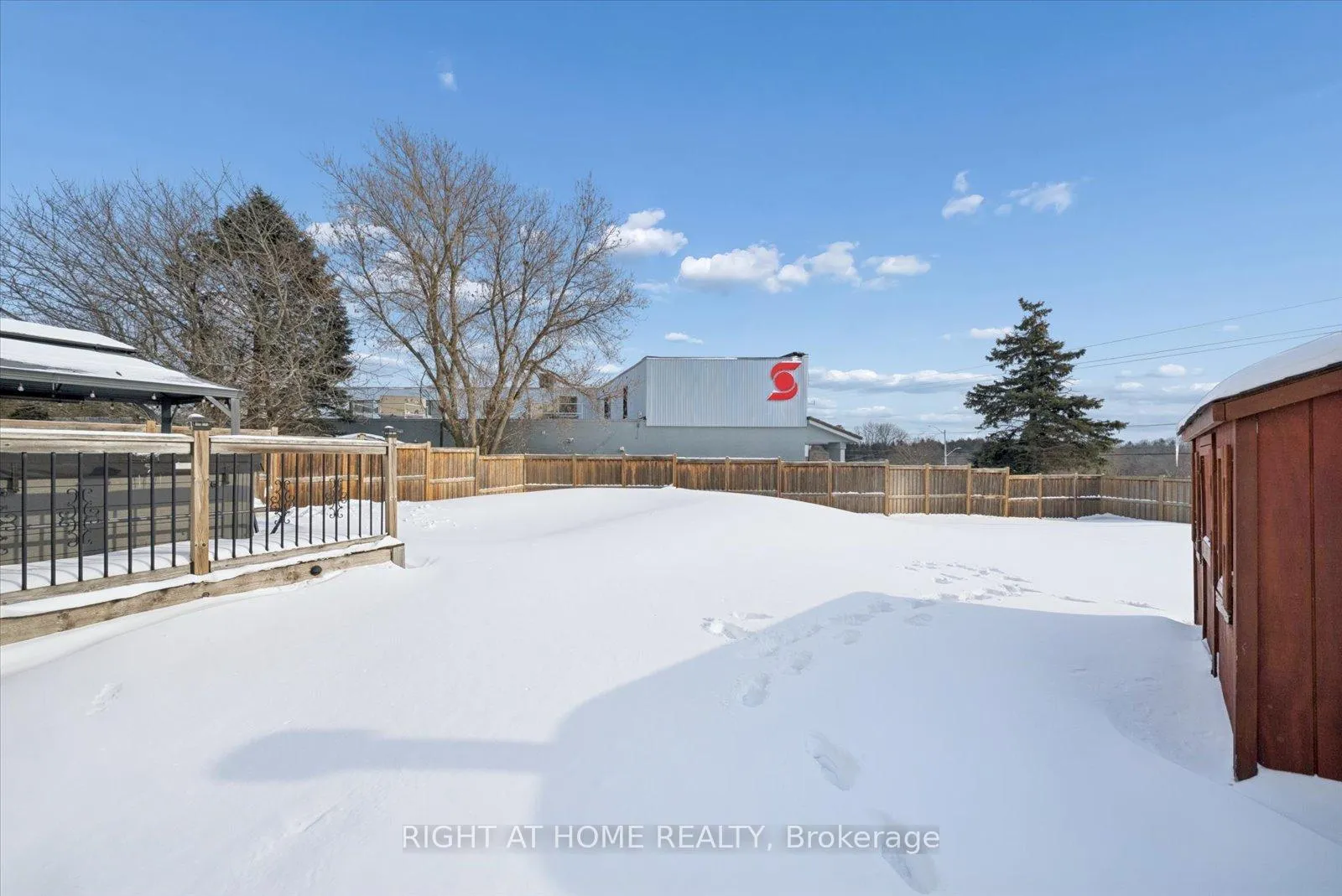 Photo 41 of 48 Cherry Blossom Crescent, Clarington, Courtice — HOMEH