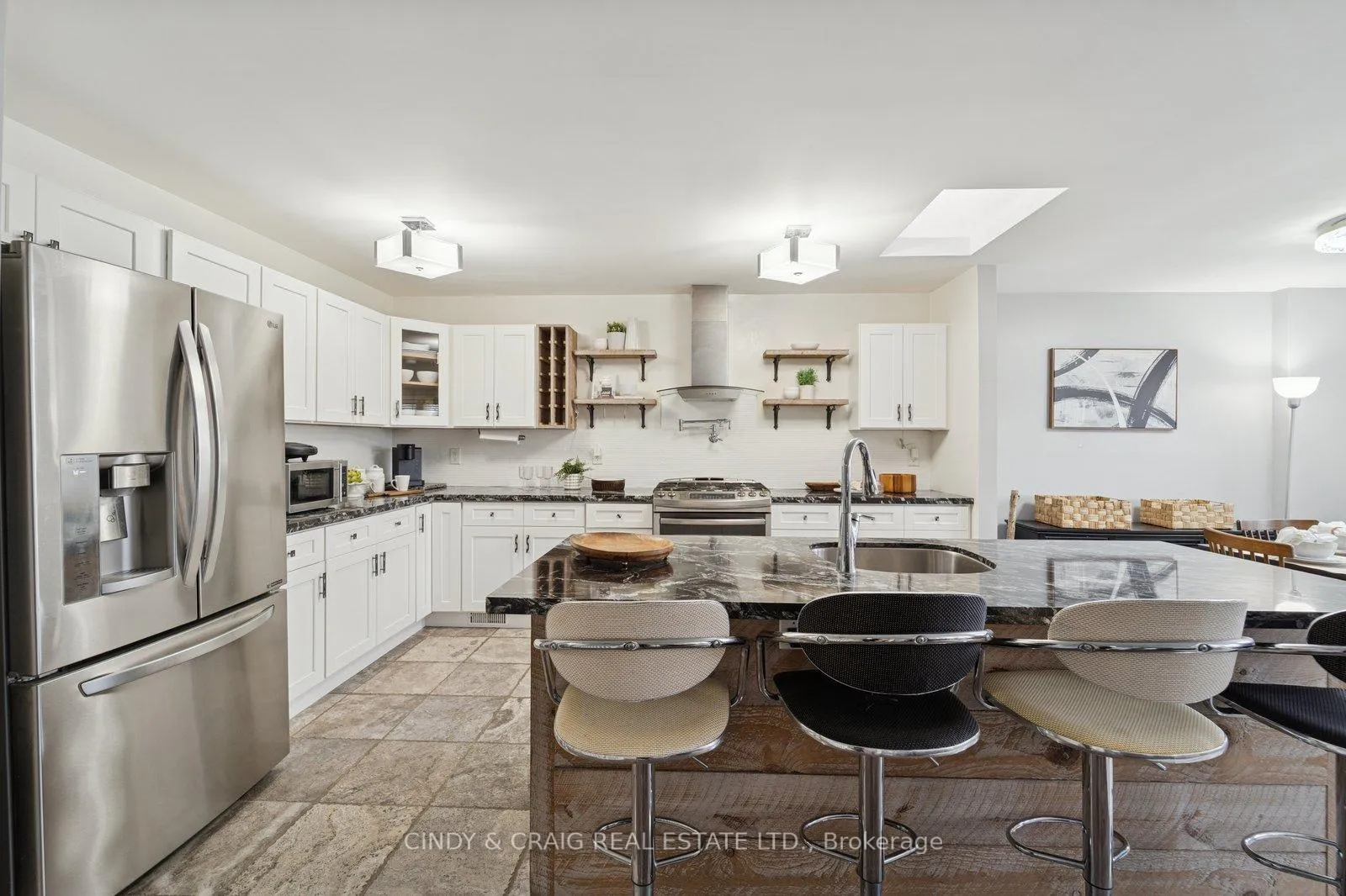 Photo 6 of 7 Empire Crescent, Clarington, Courtice — HOMEH