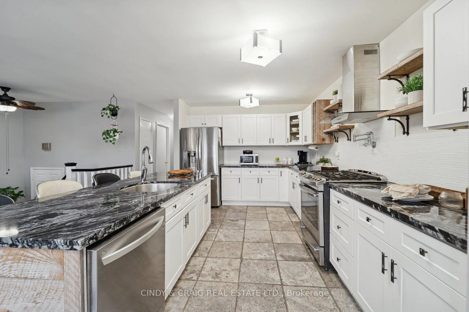 Photo 7 of 7 Empire Crescent, Clarington, Courtice — HOMEH