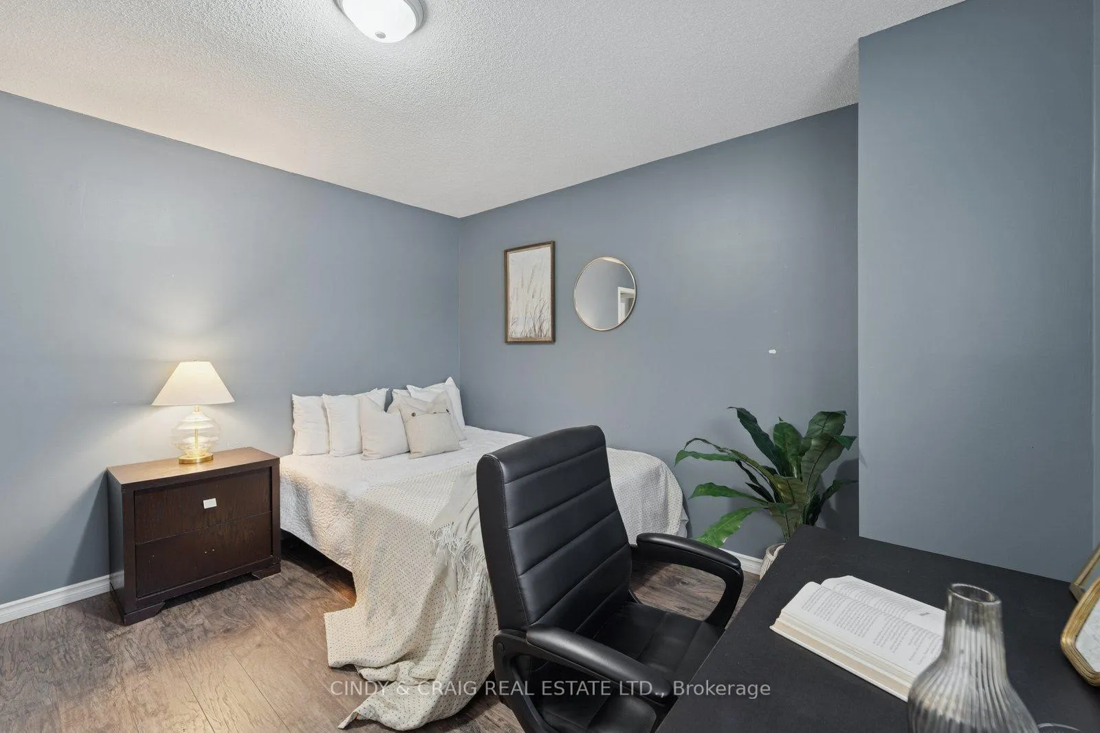 Photo 9 of 7 Empire Crescent, Clarington, Courtice — HOMEH