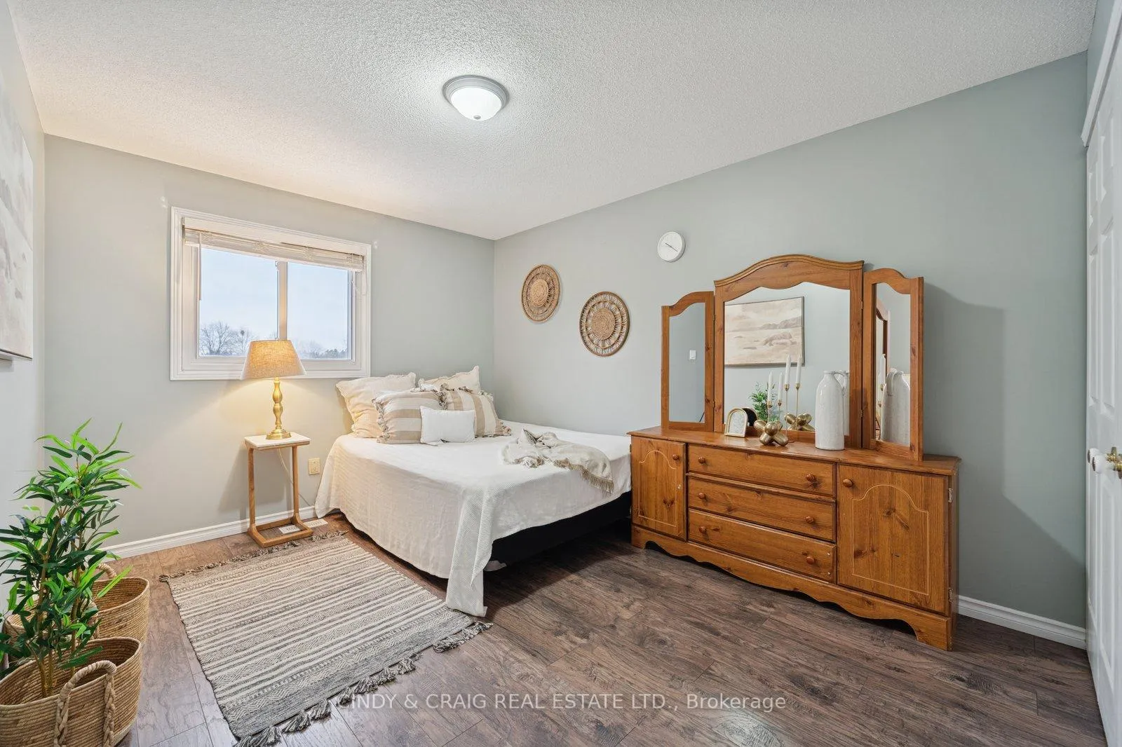 Photo 10 of 7 Empire Crescent, Clarington, Courtice — HOMEH