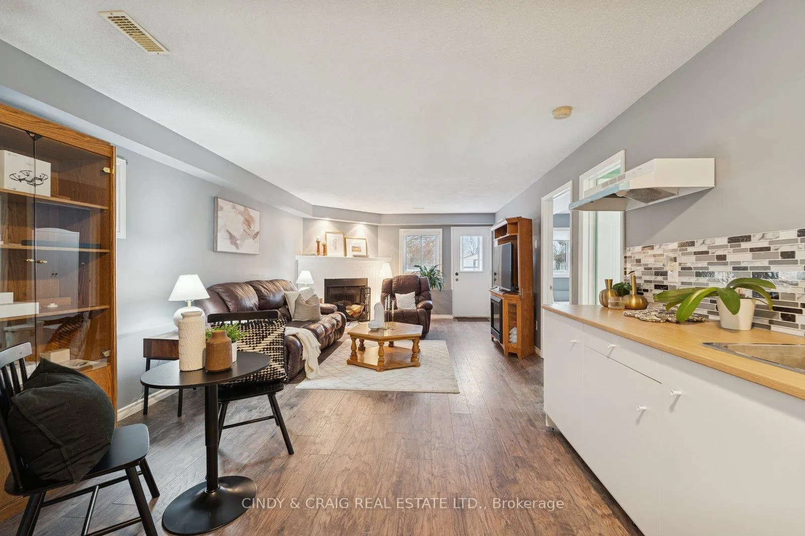 Photo 12 of 7 Empire Crescent, Clarington, Courtice — HOMEH