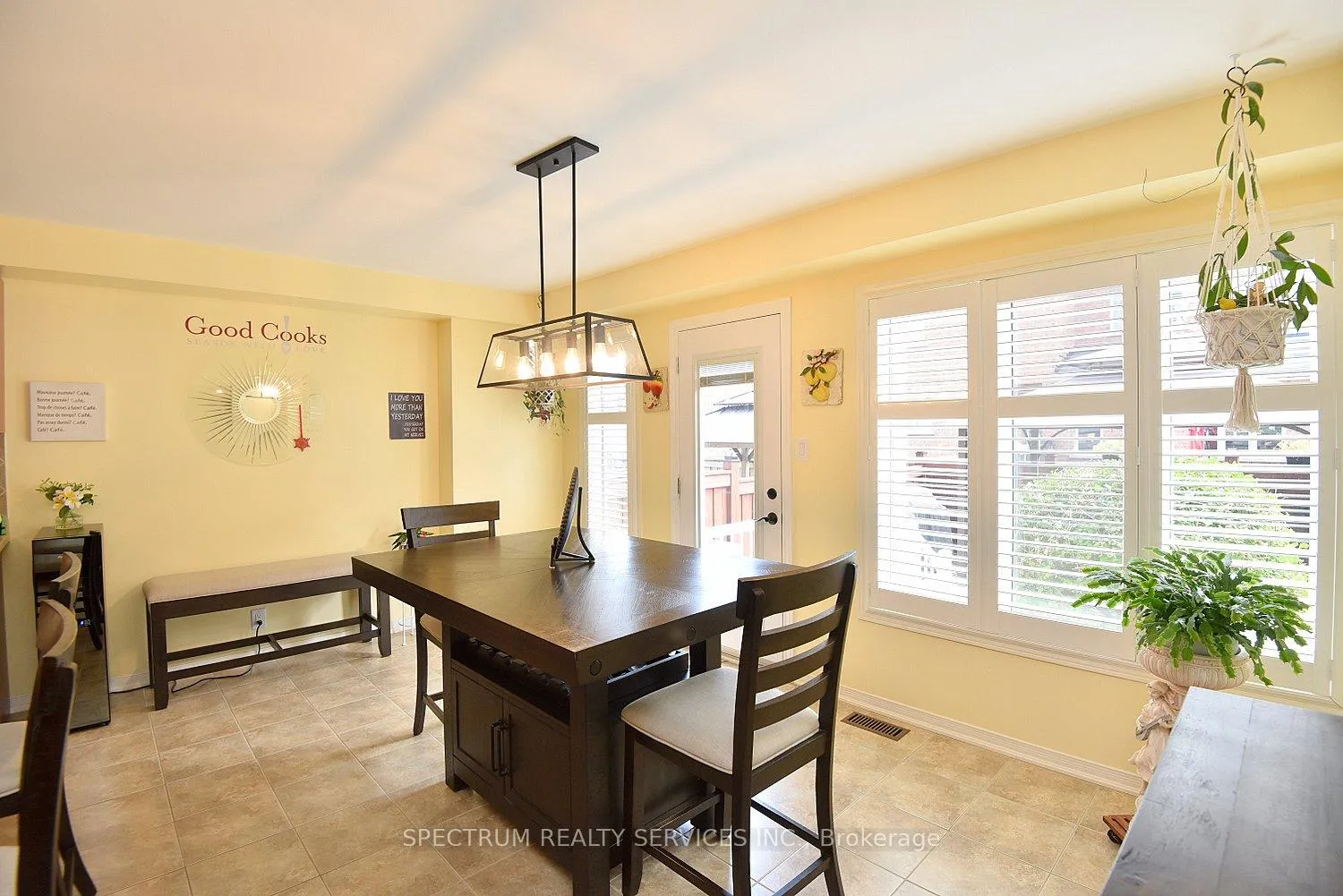 Photo 4 of 56 Mcknight Avenue, Hamilton, Waterdown — HOMEH