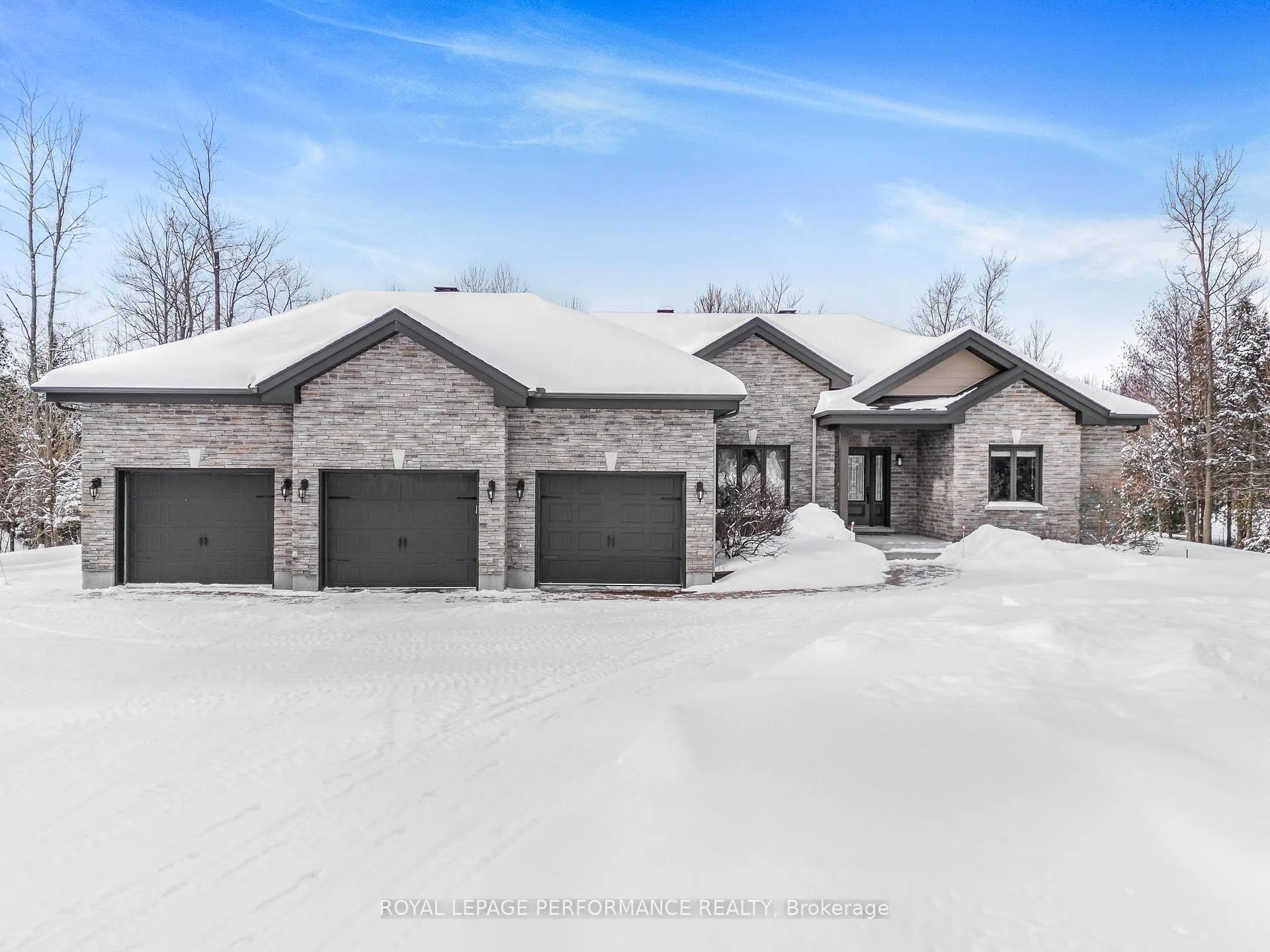 Front of 501 Du Parc Road