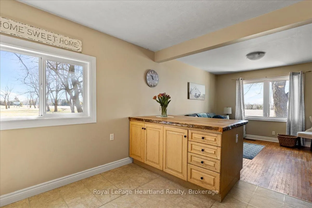 Photo 6 of 7637 Wellington Road 7, Mapleton, Rural Mapleton — HOMEH