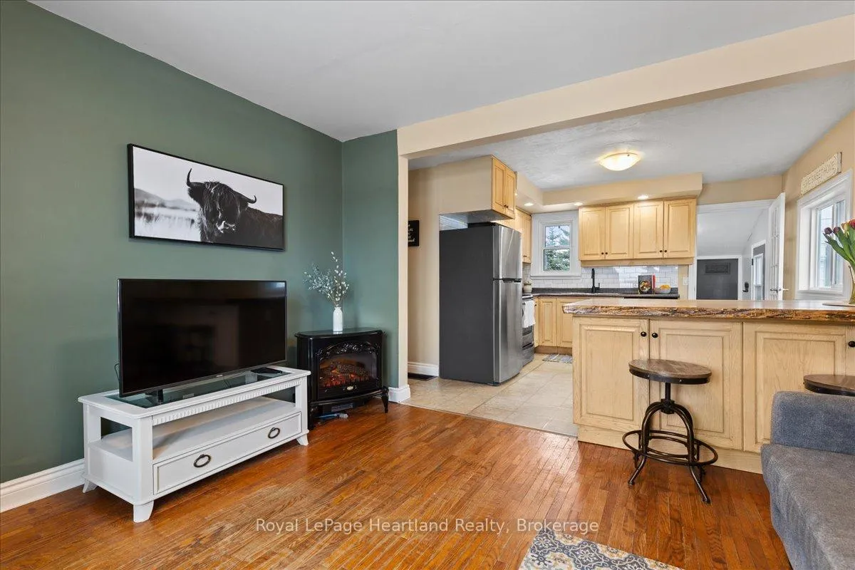 Photo 7 of 7637 Wellington Road 7, Mapleton, Rural Mapleton — HOMEH