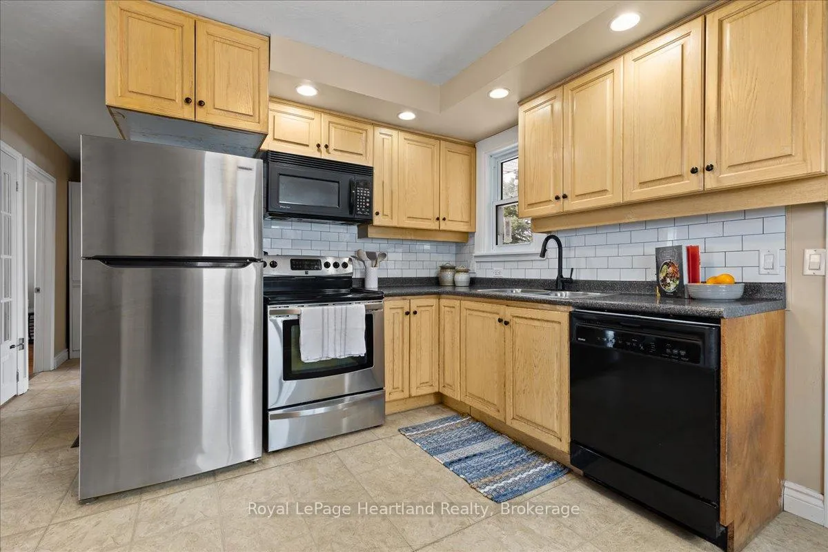 Photo 10 of 7637 Wellington Road 7, Mapleton, Rural Mapleton — HOMEH