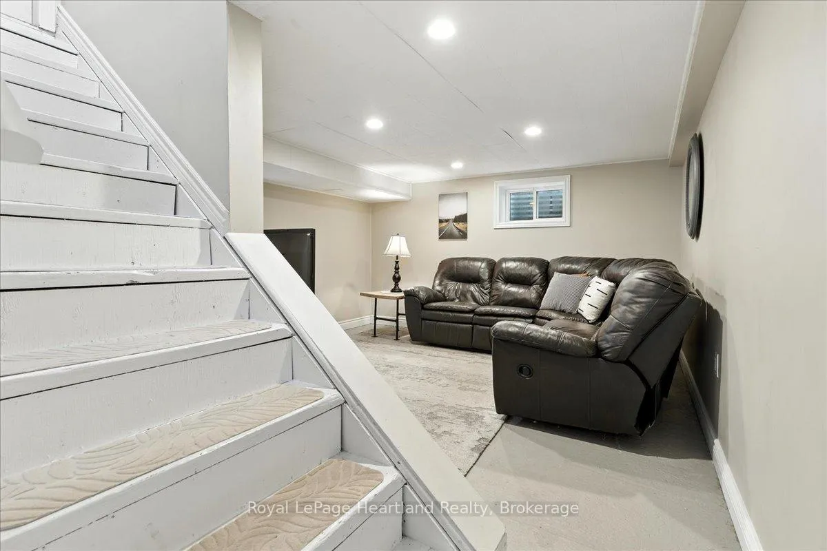 Photo 24 of 7637 Wellington Road 7, Mapleton, Rural Mapleton — HOMEH