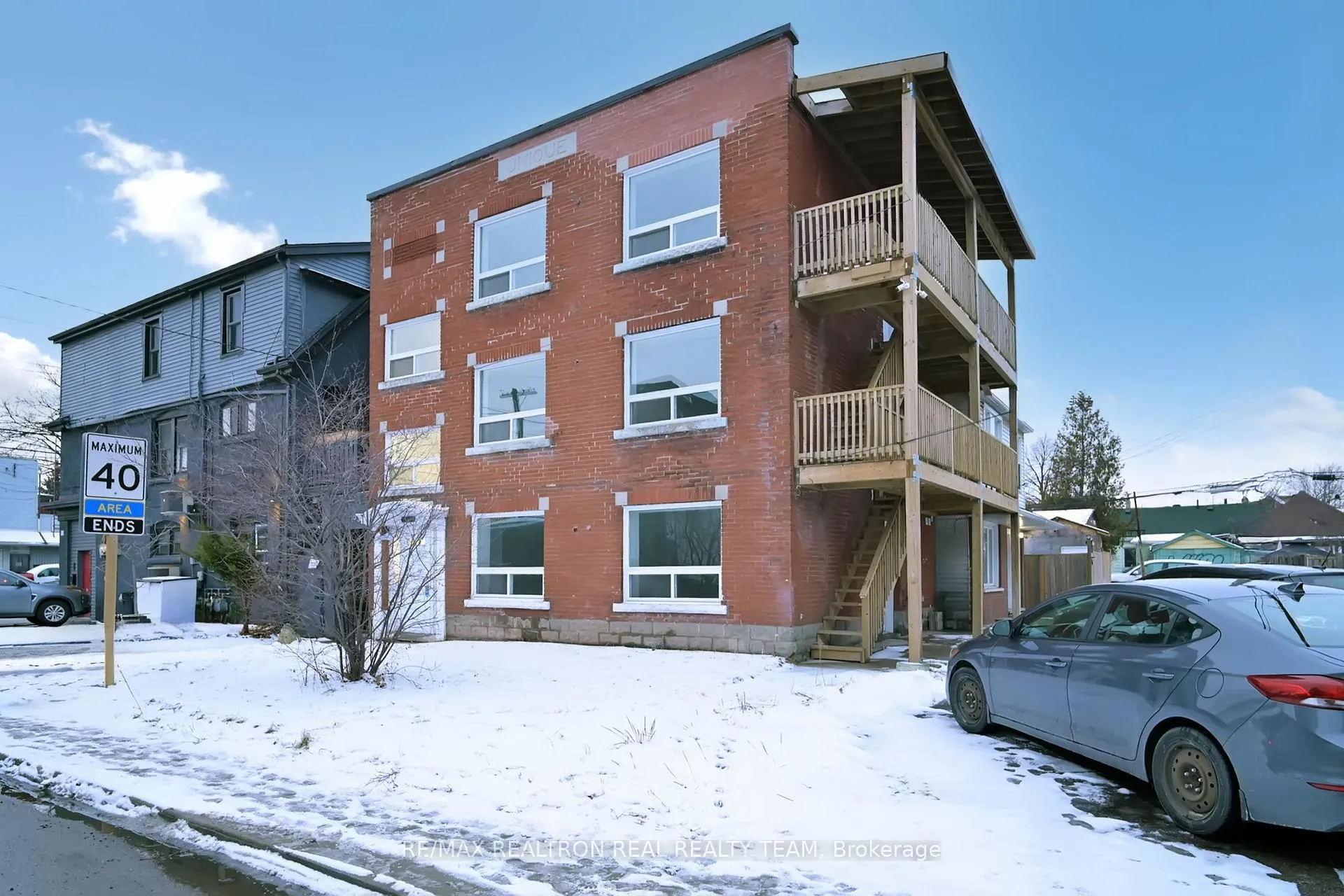 Photo 1 of 195 Balmoral Avenue N, Hamilton, Crown Point — HOMEH