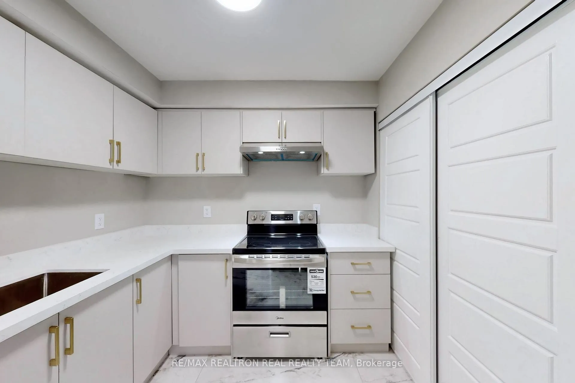 Photo 4 of 195 Balmoral Avenue N, Hamilton, Crown Point — HOMEH