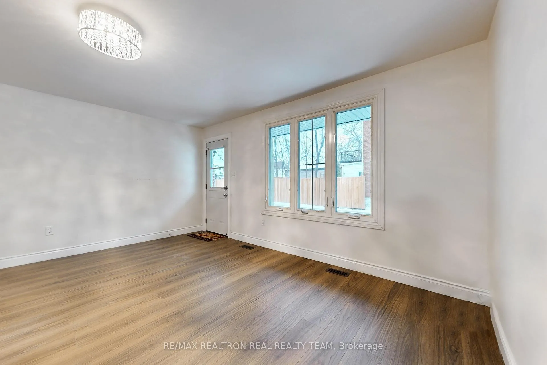 Photo 30 of 195 Balmoral Avenue N, Hamilton, Crown Point — HOMEH