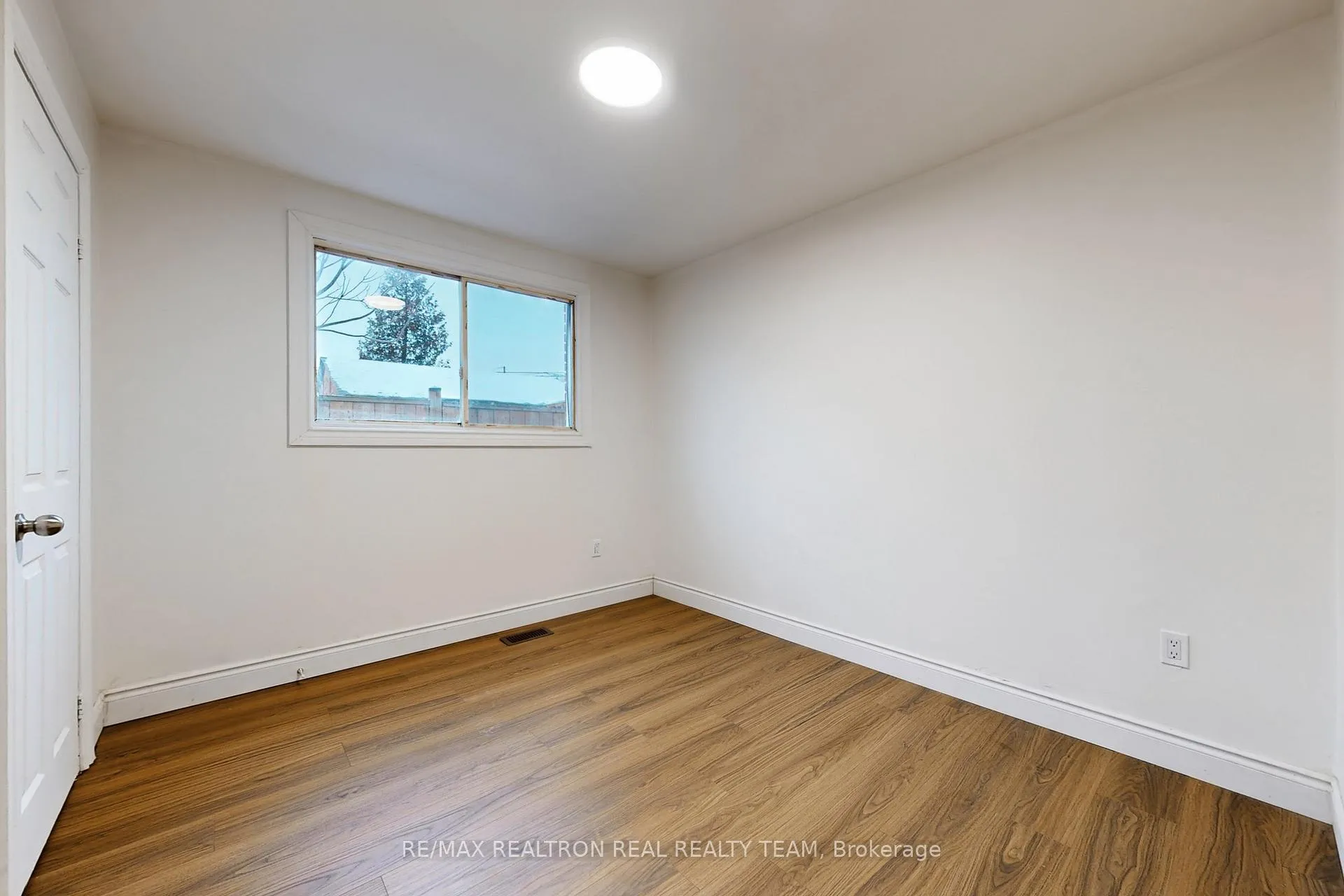 Photo 40 of 195 Balmoral Avenue N, Hamilton, Crown Point — HOMEH