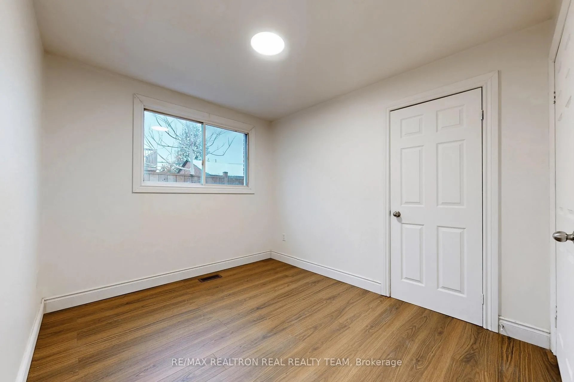 Photo 43 of 195 Balmoral Avenue N, Hamilton, Crown Point — HOMEH